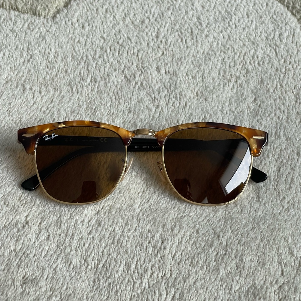Ray-Ban Clubmaster Classic sunglasses